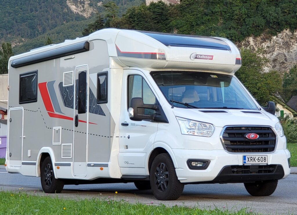 Matkailuauto ulkokuva