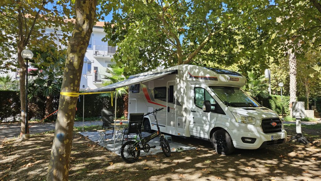 Matkailuauto ulkokuva